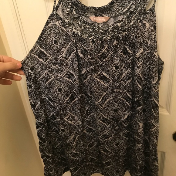 Black and white patterned tank top only worn once - Picture 4 of 4